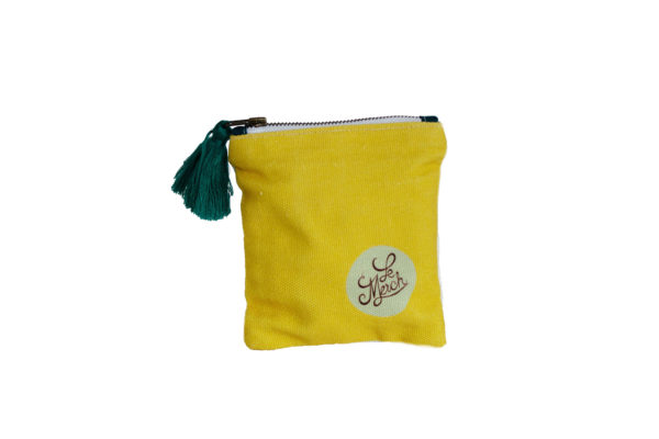 Giraffe pouch back